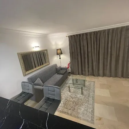 Modern One Bed El Paraiso
